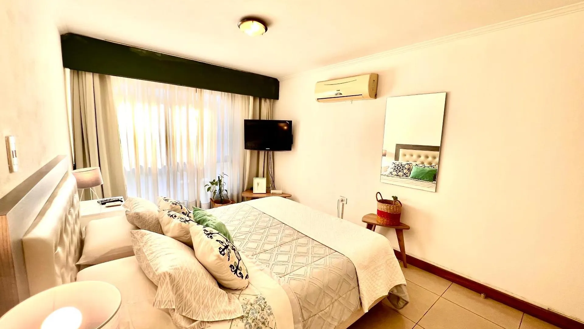 Mendoza Suites 10 -Parking Disponible-