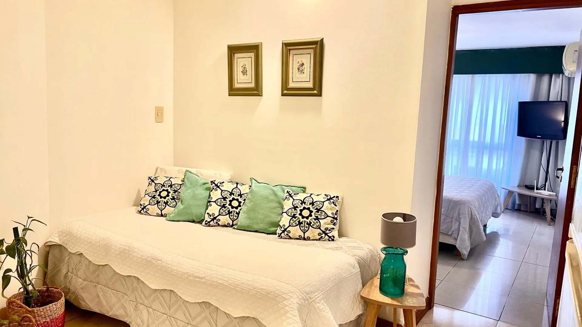 Mendoza Suites 10 -Parking Disponible- Arjantin
